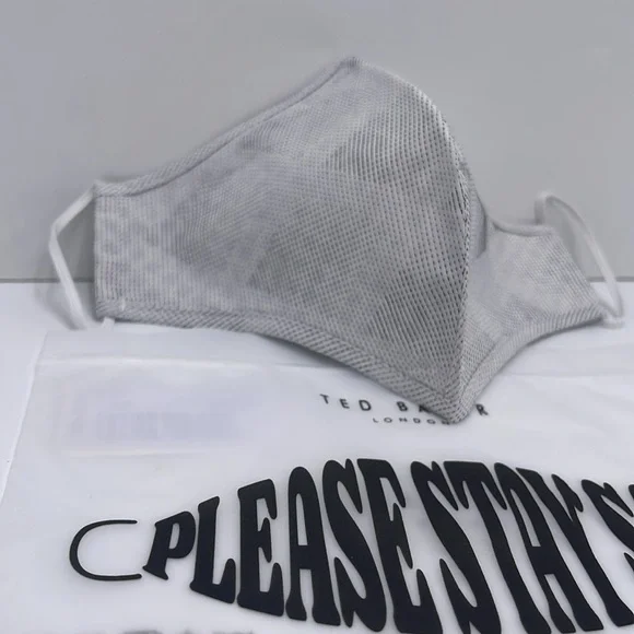 TED BAKER LONDON Reversible Reusable FACE MASK
NWT
OS - Picture 11 of 12